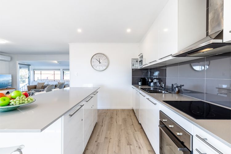 Blue Waters 7 Cook St – Dog Friendly and Water Views