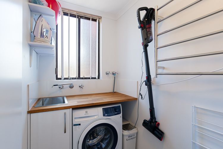 Amanda Court 11/1 Weatherly Close, Nelson Bay with WiFi