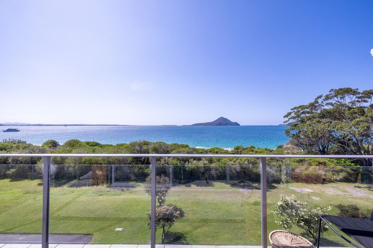 Luskin Lodge, 11/29 Weatherly Close – stunning water views