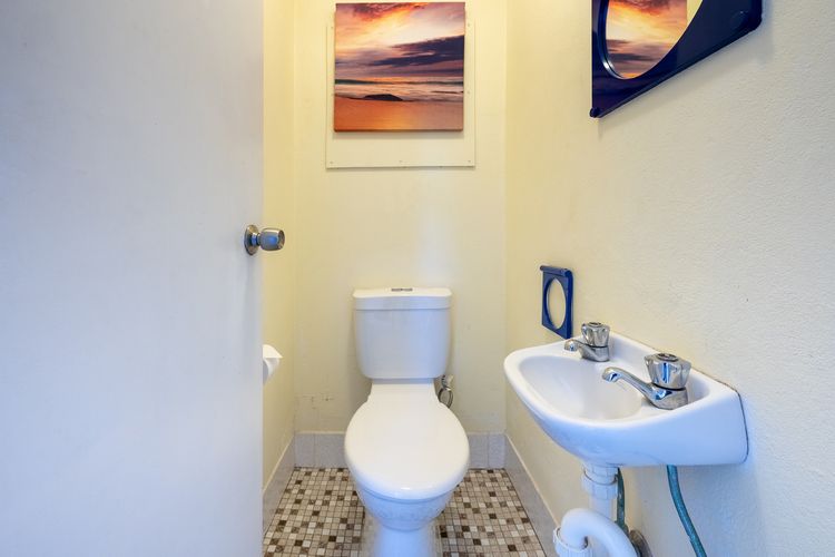 Luskin Lodge, 11/29 Weatherly Close – stunning water views