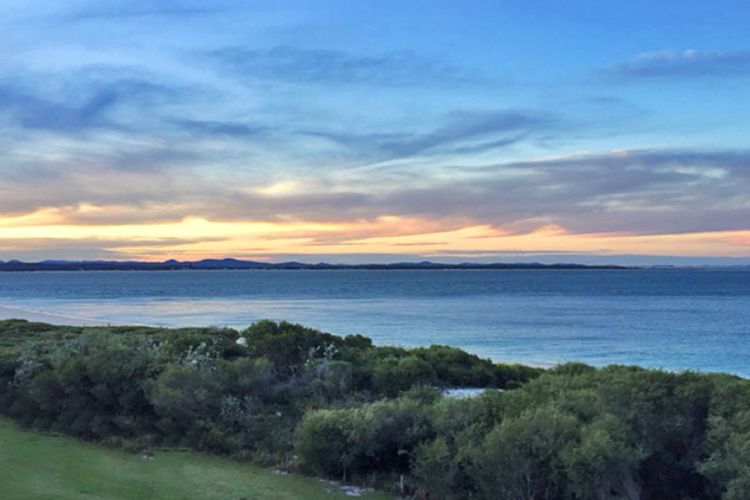 Luskin Lodge, 11/29 Weatherly Close – stunning water views