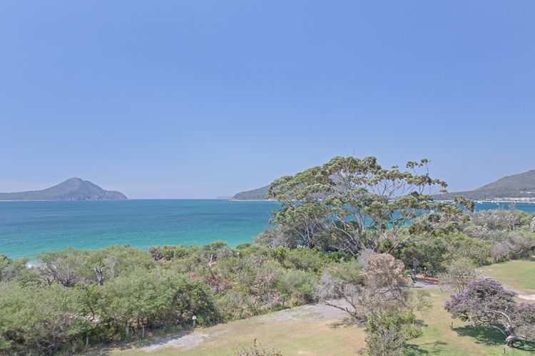 Luskin Lodge, 11/29 Weatherly Close – stunning water views