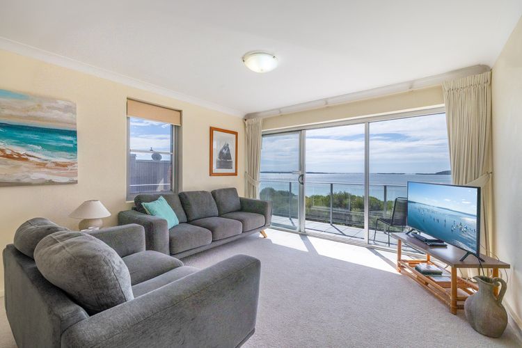 Luskin Lodge, 11/29 Weatherly Close – stunning water views
