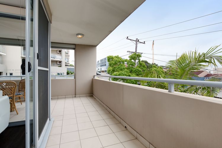 Bayview Apartments 10/42 Stockton St – Stylish apartment with air conditioning and Wi-Fi conveniently located in the heart of Nelson Bay