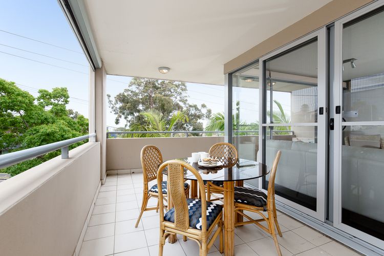 Bayview Apartments 10/42 Stockton St – Stylish apartment with air conditioning and Wi-Fi conveniently located in the heart of Nelson Bay