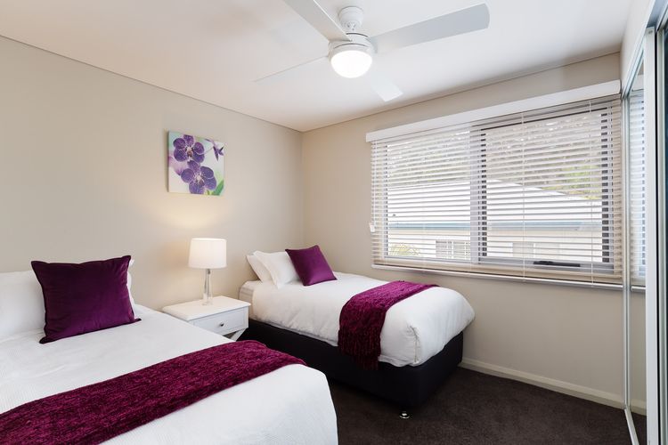 Bayview Apartments 10/42 Stockton St – Stylish apartment with air conditioning and Wi-Fi conveniently located in the heart of Nelson Bay