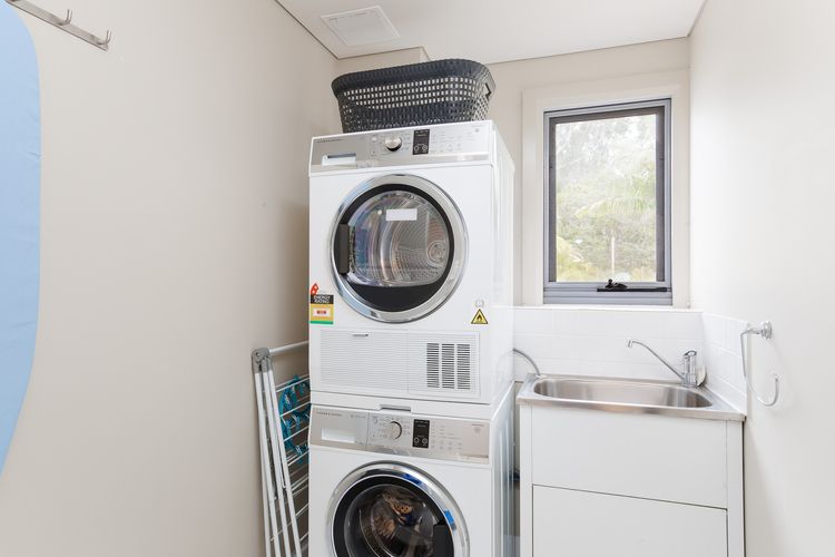 Bayview Apartments 10/42 Stockton St – Stylish apartment with air conditioning and Wi-Fi conveniently located in the heart of Nelson Bay