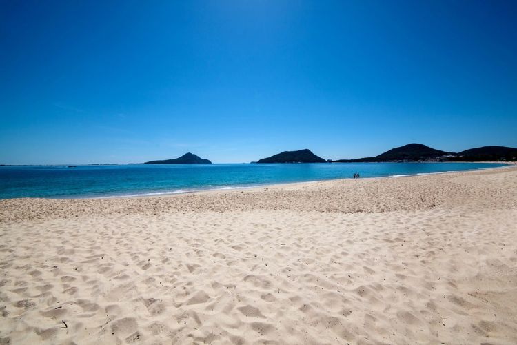 Beach 40m from unit