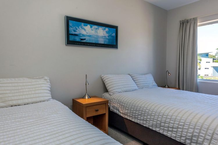 Shoalhaven 4/28 Voyager Cl – waterfront unit with stunning views and Wifi