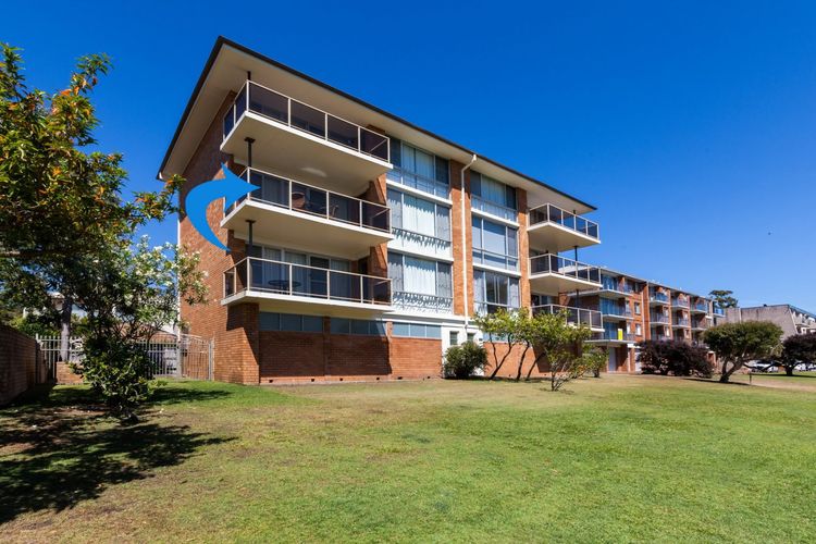 Shoalhaven 4/28 Voyager Cl – waterfront unit with stunning views and Wifi