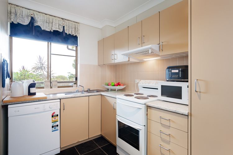 The Commodore, 22/9 Donald St – Wi-Fi, Air Conditioning