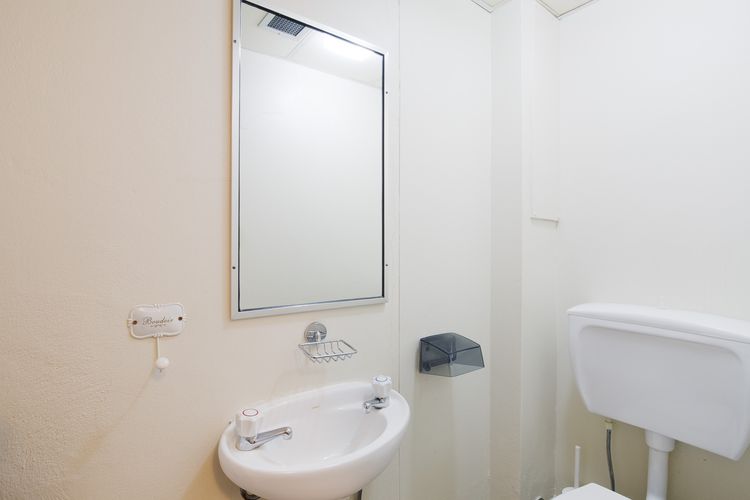 The Commodore, 22/9 Donald St – Wi-Fi, Air Conditioning