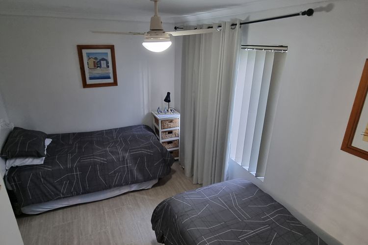 The Poplars, 2/36 Magnus Street – Comfortable Unit With Air Conditioning and Wi-Fi