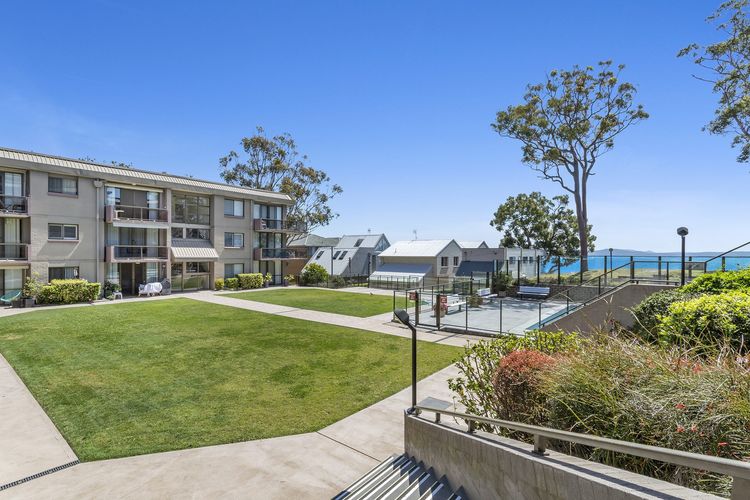 The Poplars, 2/36 Magnus Street – Comfortable Unit With Air Conditioning and Wi-Fi