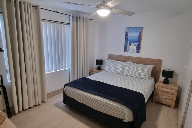 The Poplars, 2/36 Magnus Street – Comfortable Unit With Air Conditioning and Wi-Fi