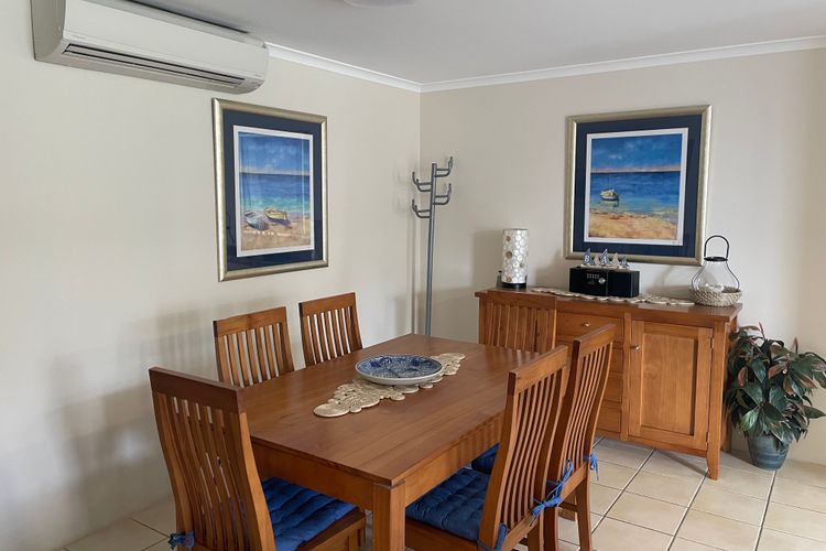 The Poplars, 2/36 Magnus Street – Comfortable Unit With Air Conditioning and Wi-Fi