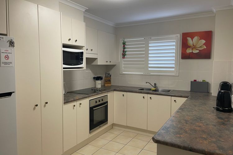 The Poplars, 2/36 Magnus Street – Comfortable Unit With Air Conditioning and Wi-Fi