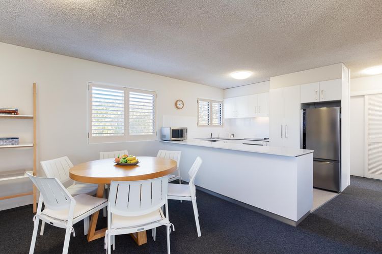 Intrepid, 1/3 Intrepid Close – Amazing views of Shoal Bay, only 100m from the Beach