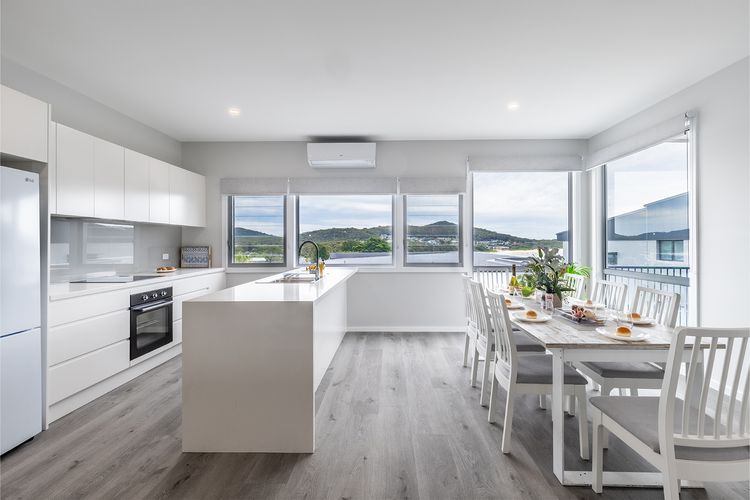Fingal Bay Seabreeze Unit 2/16 Tuna Crescent