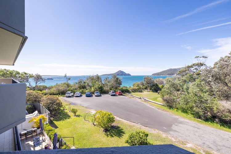 Albacore, 5  12-14 Ondine Close – waterfront, pool, lift & views