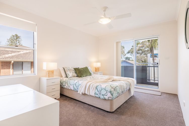 Albacore, 5  12-14 Ondine Close – waterfront, pool, lift & views