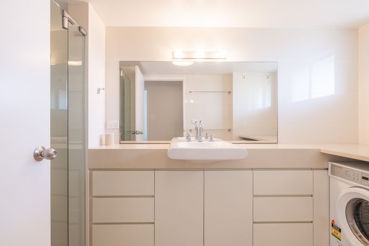 Albacore, 5  12-14 Ondine Close – waterfront, pool, lift & views