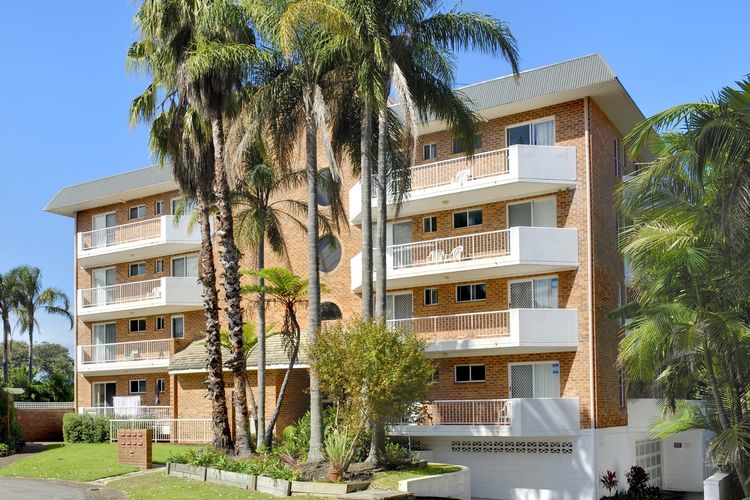 Albacore, 5  12-14 Ondine Close – waterfront, pool, lift & views
