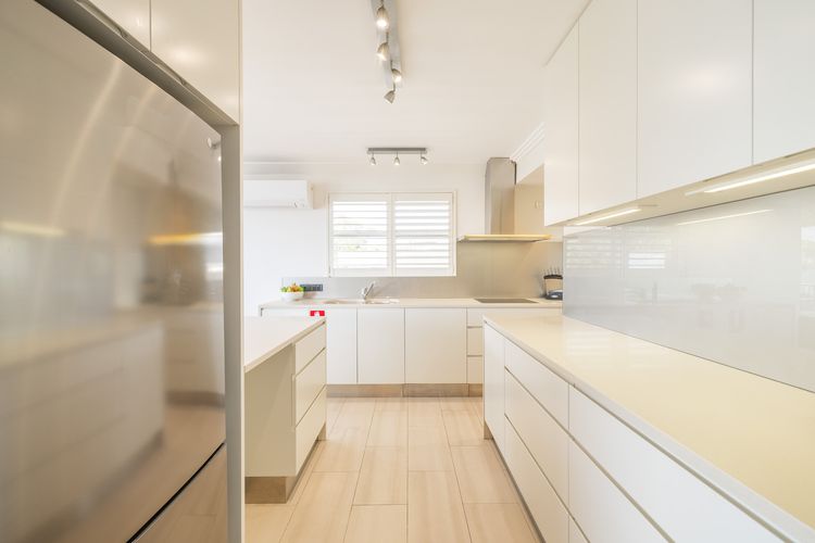 Albacore, 5  12-14 Ondine Close – waterfront, pool, lift & views