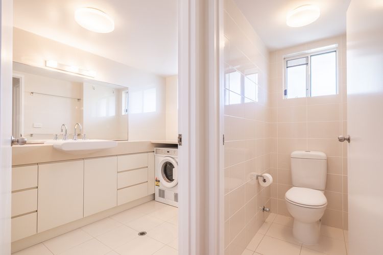 Albacore, 5  12-14 Ondine Close – waterfront, pool, lift & views