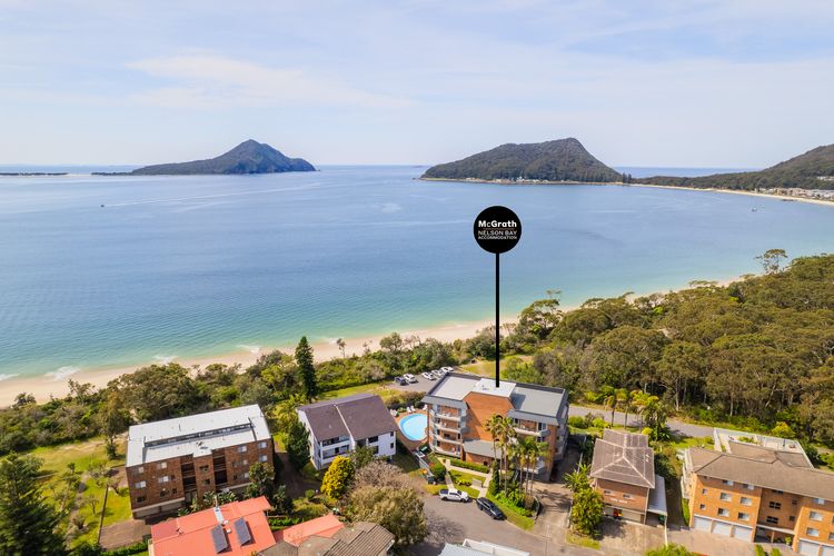Albacore, 5  12-14 Ondine Close – waterfront, pool, lift & views