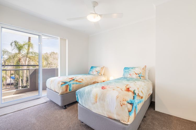 Albacore, 5  12-14 Ondine Close – waterfront, pool, lift & views