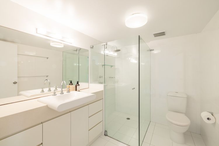 Albacore, 5  12-14 Ondine Close – waterfront, pool, lift & views