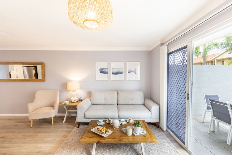 Kristie Court 3, 7 Weatherly Close with air con and close to the beach