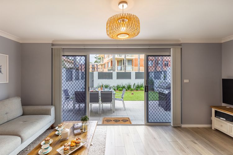 Kristie Court 3, 7 Weatherly Close with air con and close to the beach