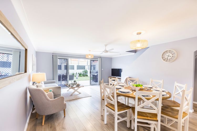 Kristie Court 3, 7 Weatherly Close with air con and close to the beach