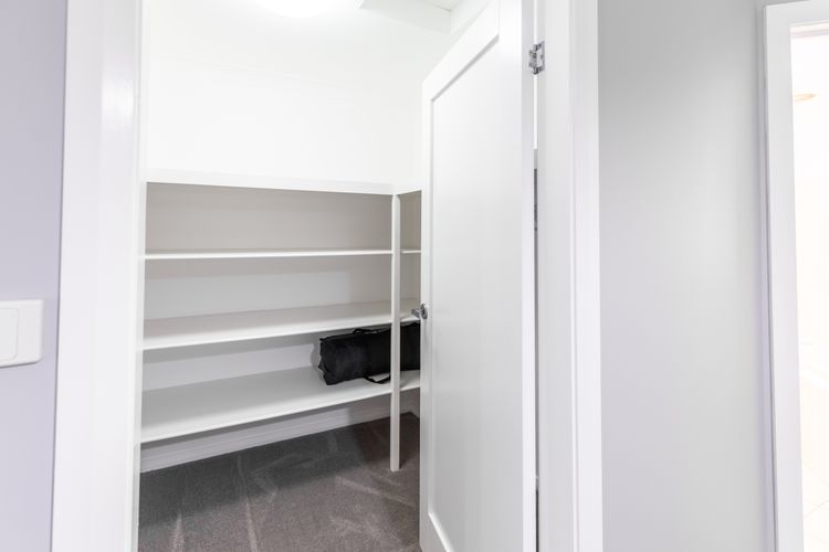 Kristie Court 3, 7 Weatherly Close with air con and close to the beach