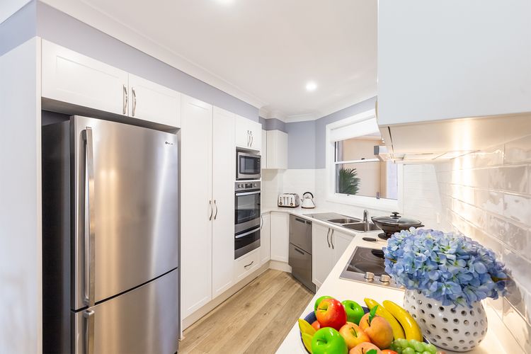Kristie Court 3, 7 Weatherly Close with air con and close to the beach