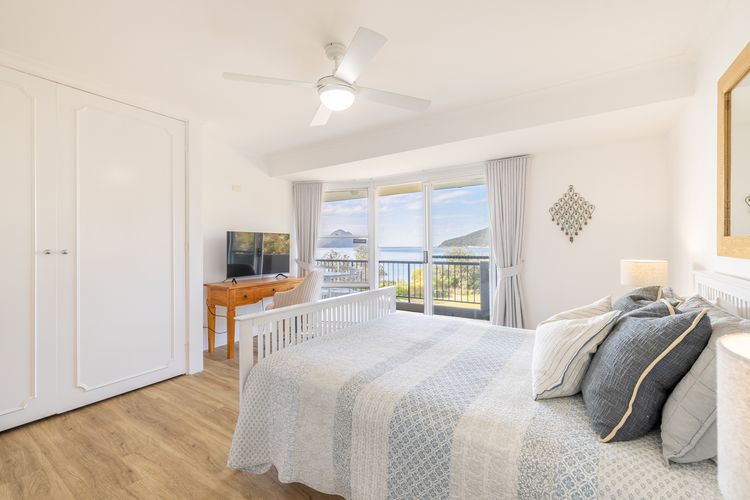 Albacore 6, 12-14 Ondine Close – waterfront, pool, lift & views