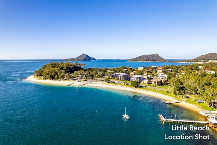 Albacore 6, 12-14 Ondine Close – waterfront, pool, lift & views