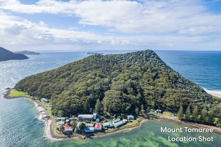 Albacore 6, 12-14 Ondine Close – waterfront, pool, lift & views