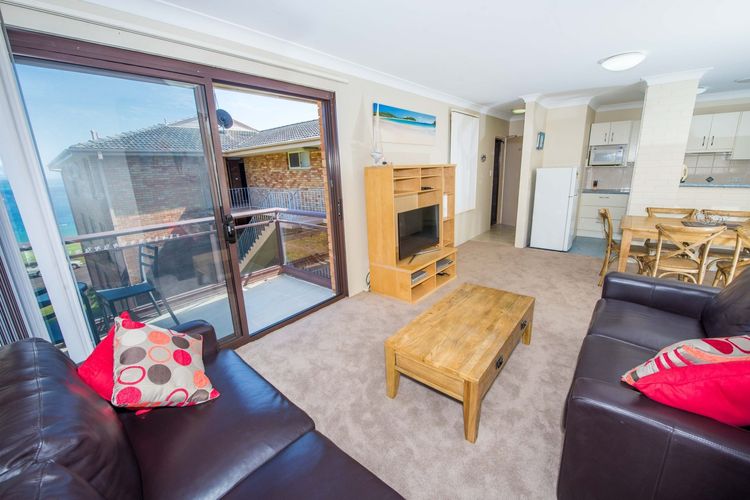 Collendina 15 19 Kurrawa Close water views and wifi