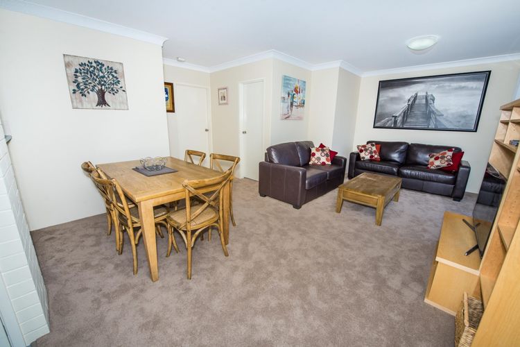 Collendina 15 19 Kurrawa Close water views and wifi