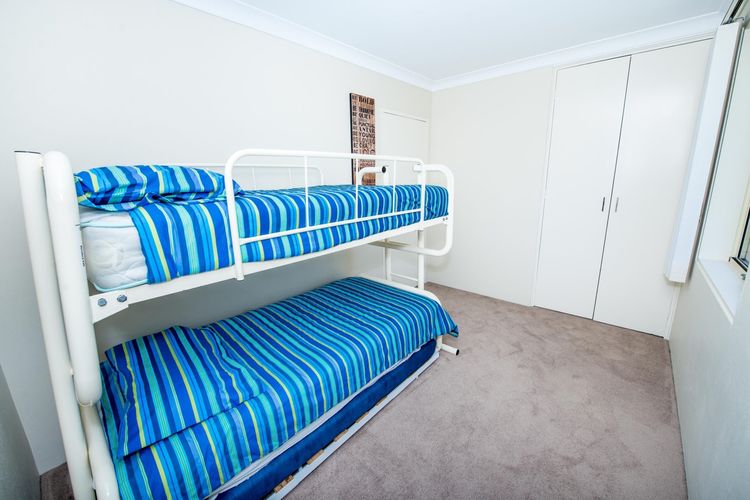 Collendina 15 19 Kurrawa Close water views and wifi