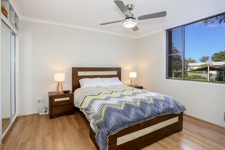 The Point 10, 5-7 Mitchell St – stunning water views