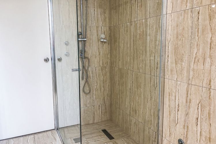 The Point 10, 5-7 Mitchell St – stunning water views