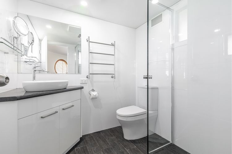 Pelican Sands 2 , 83 Soldiers Point Road – fantastic waterfront unit with pool and air conditioning