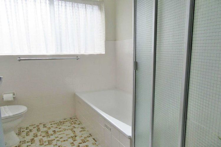 Silvana Court, 11/26 Ajax Avenue – close to the water and clubs