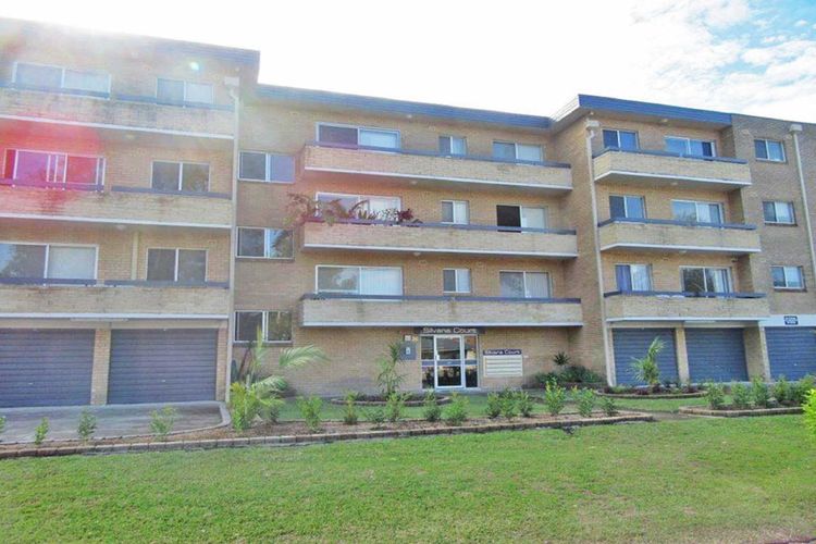 Silvana Court, 11/26 Ajax Avenue – close to the water and clubs