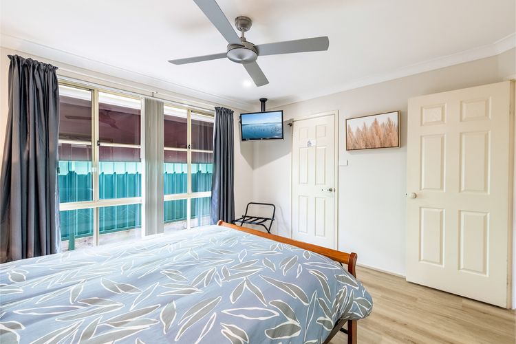 The Bay House, 48 Government Road Shoal Bay– 5 bedroom holiday home with Wi-Fi & Foxtel