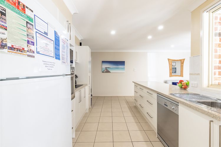 The Bay House, 48 Government Road Shoal Bay– 5 bedroom holiday home with Wi-Fi & Foxtel
